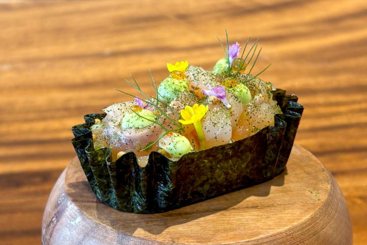 Nori tartelette met beekridder, mierikswortel, mosterd en dille