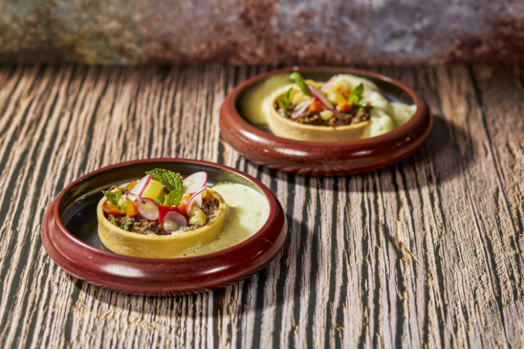 Tartelette met rendang van hert en vadouvanjus