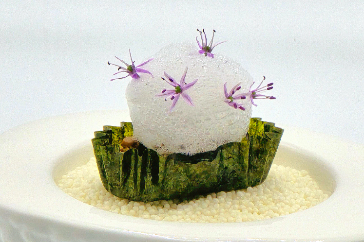 Nori tartelette met tataki van Wagyu