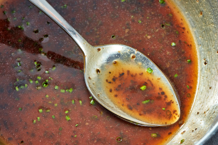 Vegetarische jus met truffel en bieslook