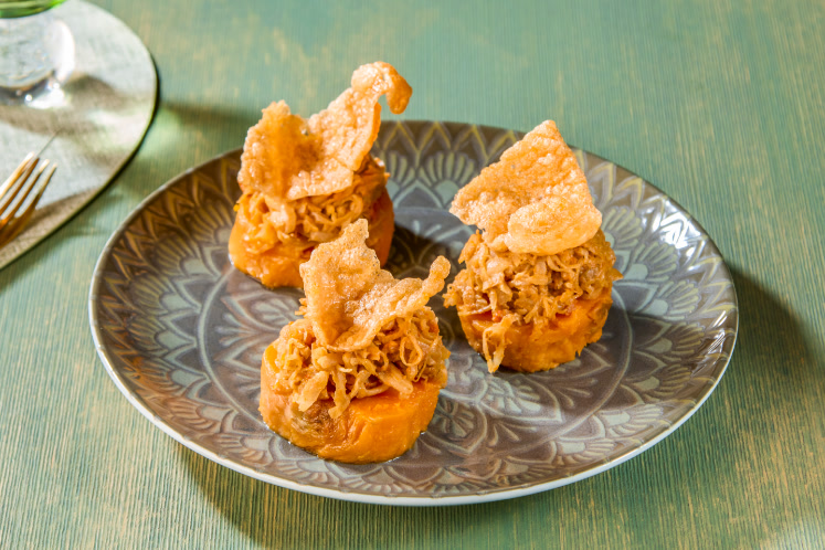 Hongaarse zuurkool met zoete aardappel en paprika kroepoek