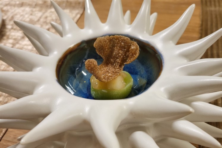 Joue de cerf avec betterave et girolles — extra image