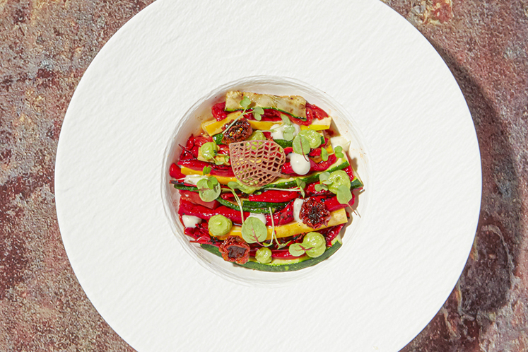 Gepofte puntpaprika, courgette en remouladesaus