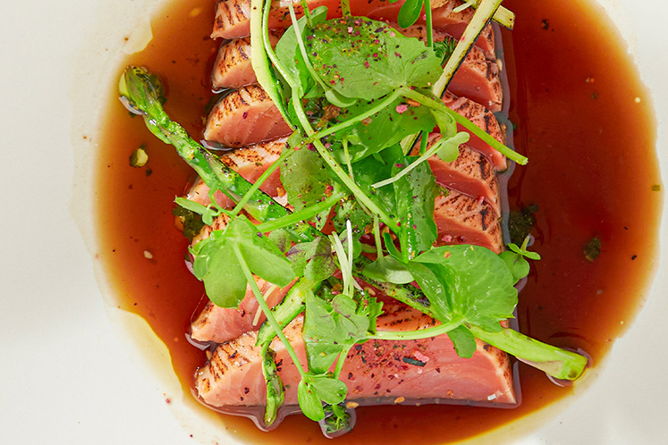 Flamed salmon en dashi iri ponzu