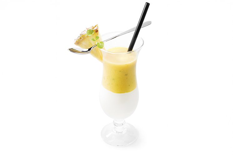 Kokosparfait met smoothie van ananas en atsinacress